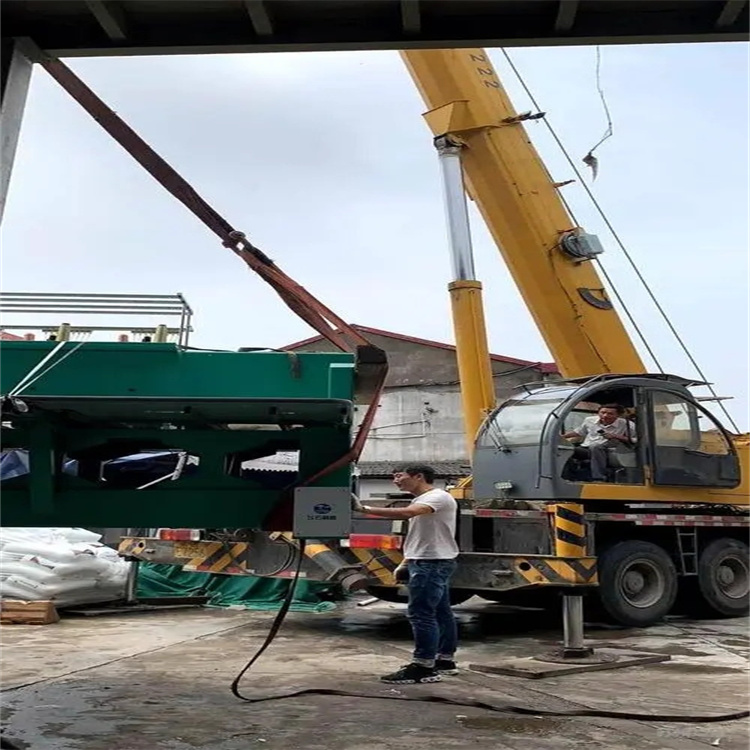 西峡吊车怎么吊30米钢筋笼